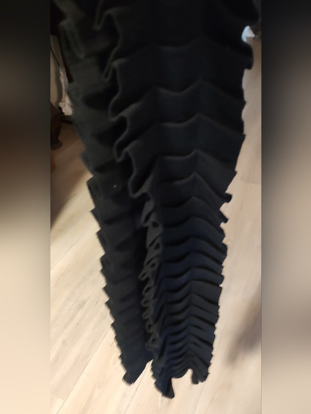 Black Textured Ruffle Knit Scarf - Picture 4 of 5